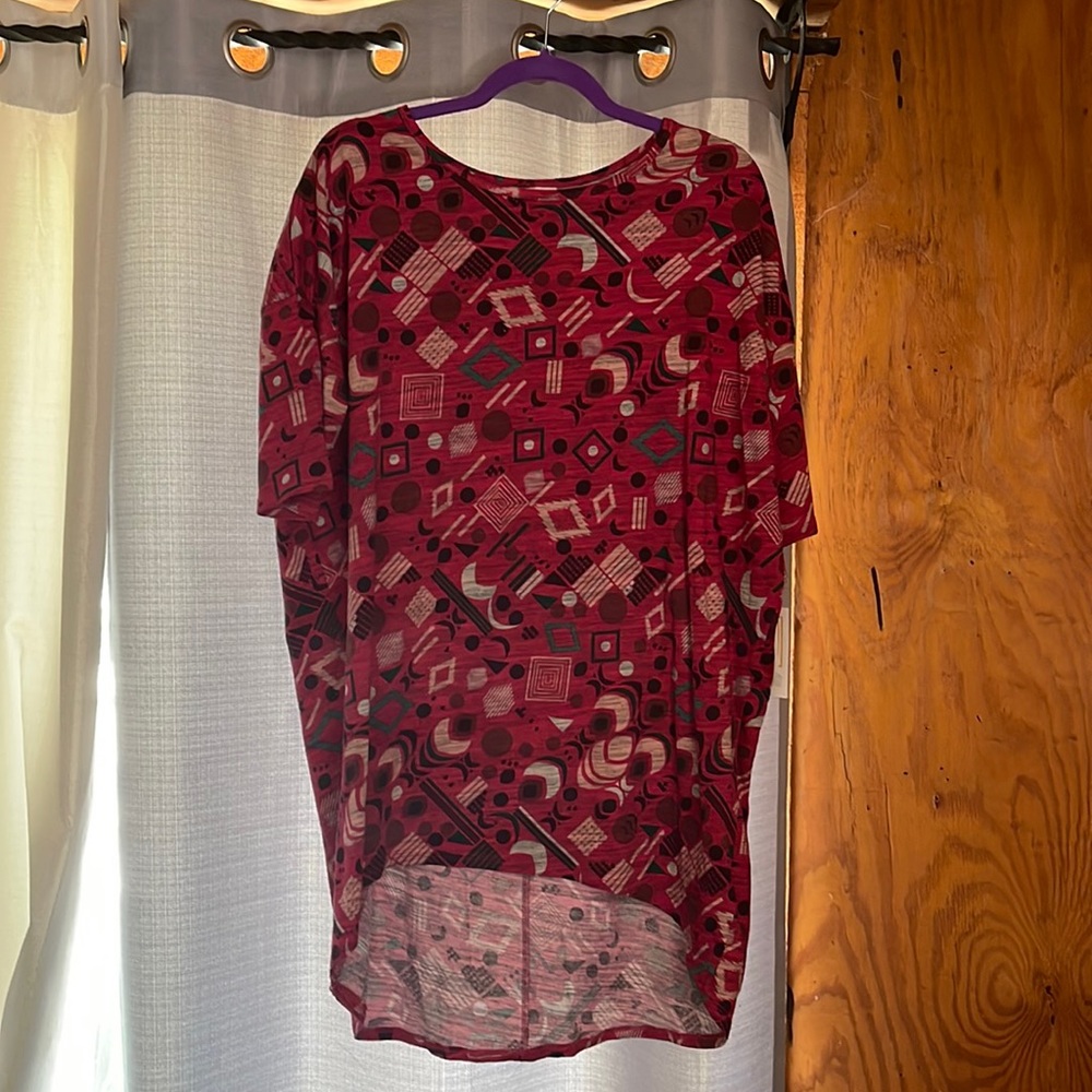 Lularoe patterned Irma top